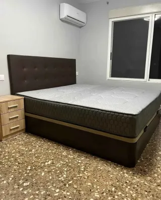 Canapé de madera con cajón