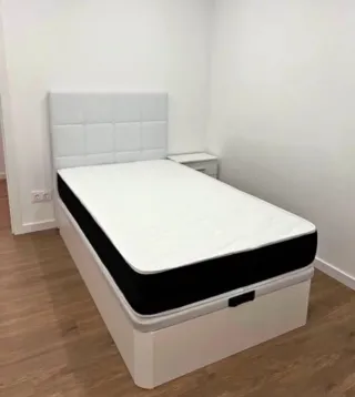 Canapé de madera con cajón