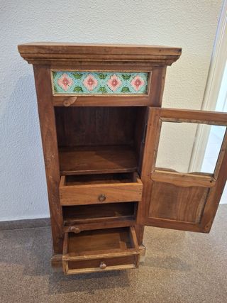 Mueble auxiliar de madera