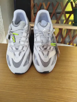 Adidas Lightblaze Gris y Blanco