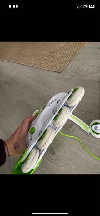 Patines en línea verdes y blancos