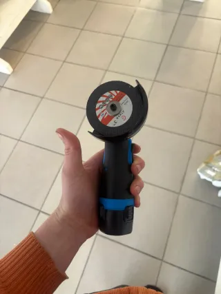 Mini Amoladora Angular 12V con Accesorios