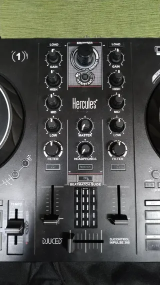 Controladora Hercules DJControl Impulse 300