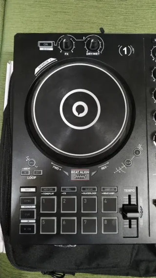 Controladora Hercules DJControl Impulse 300