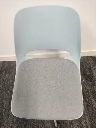 Silla reuniones giratoria y ruedas. Ref AS39