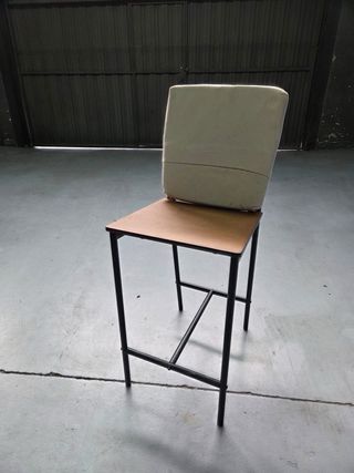 4 Taburetes Altos con Cojín Beige