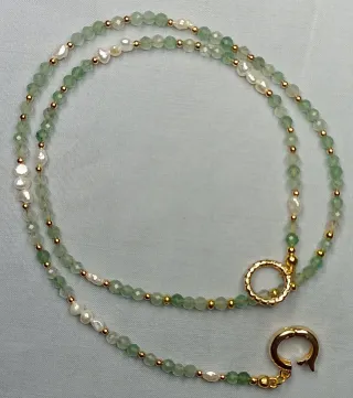 Collana pietre verdi e perle