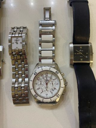 Lote de 5 Relojes Gucci, Lotus, Raymond Weil