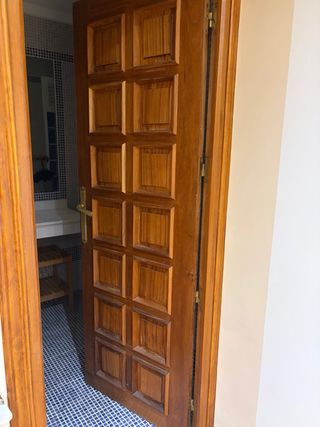 Puertas madera maciza