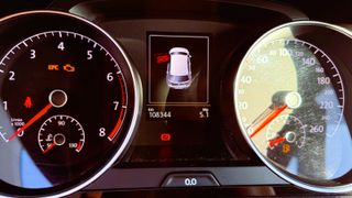 VOLKSWAGEN  GOLF VII GASOLINA 2 AÑOS GARANTÍA