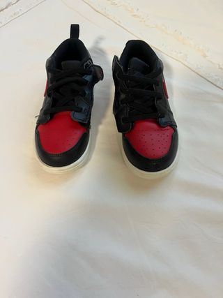 Zapatilla niño Nike Talla 27 Negro/Rojo