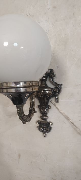 Coppia di applique vintage in ottone argentato