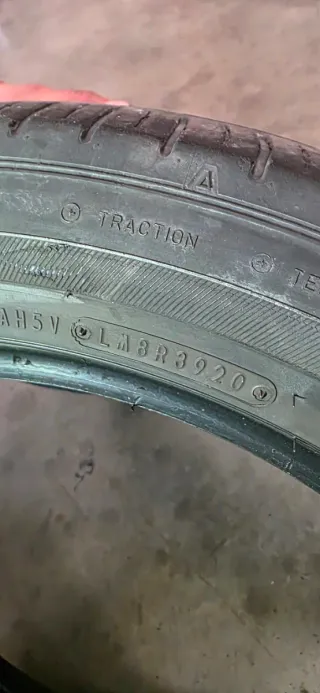 2 Neumáticos 235/50R18