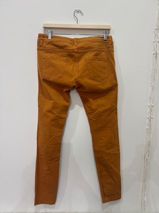 Pantalón pitillo naranja talla 42