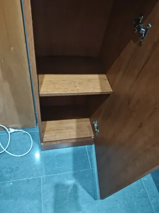 Mueble de baño madera con cristal