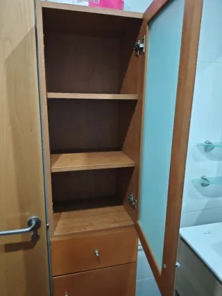 Mueble de baño madera con cristal