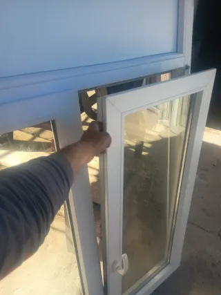 Ventana PVC Blanca Doble Hoja