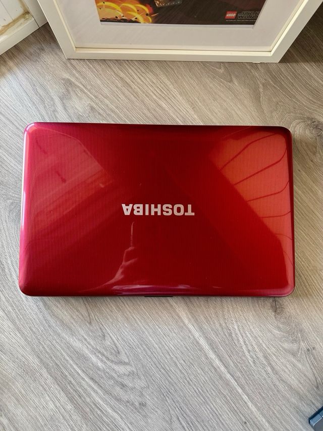 Portátil Toshiba i5 funcionando