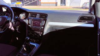 VOLKSWAGEN  GOLF VII GASOLINA 2 AÑOS GARANTÍA GARA