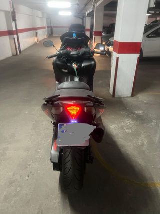 Yamaha TMAX Negra