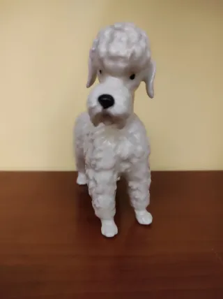 Figura perro porcelana blanco