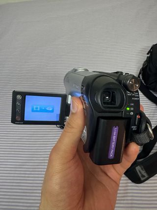 Cámara Sony Handycam DCR-DVD106