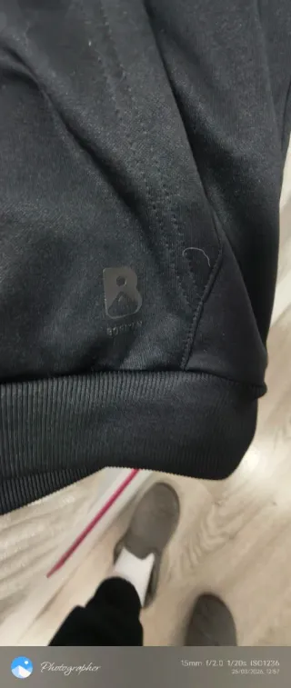 Sudadera negra Get Lost Está sin usar