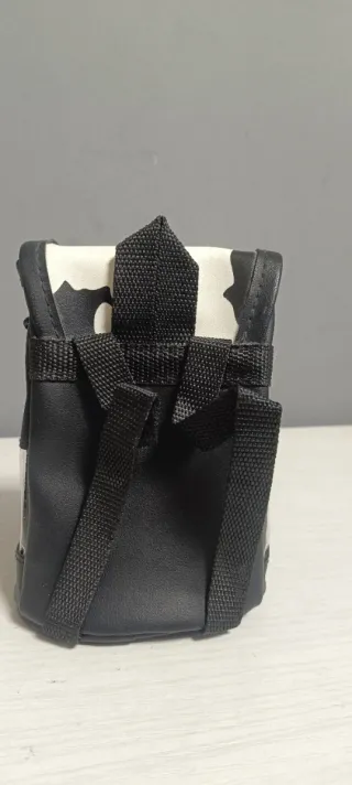 Mochila Pequeña Swiss Dream Negra y Blanca