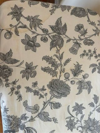 Tabla de planchar con funda floral