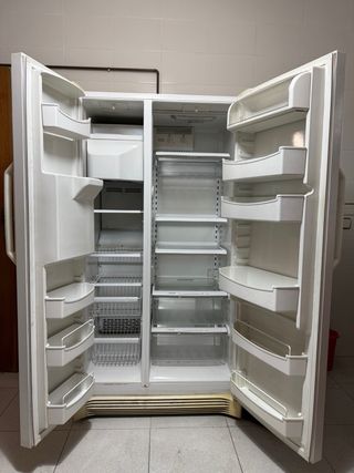 Nevera doble puerta blanca