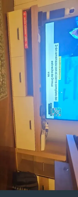 Mueble de salón modular madera y cristal