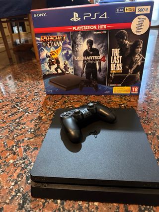 PS4 500GB Jet Black + 4 Giochi