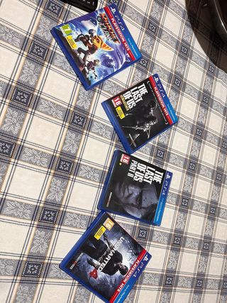 PS4 500GB Jet Black + 4 Giochi