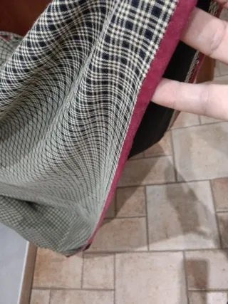 Gonna da lavoro per folklore con design a quadri