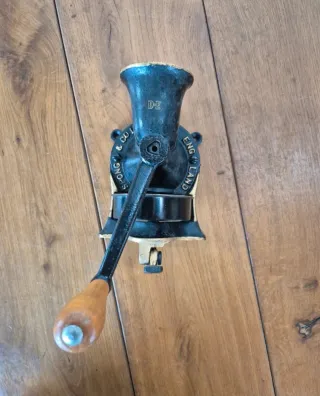 Molinillo de café antiguo DE ENGLAND