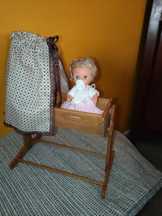 Moisés de Jesmarín con muñeco