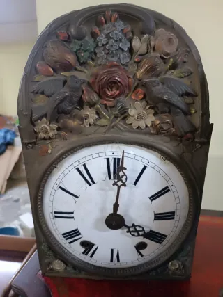 Antiguo reloj de péndulo real  Morez