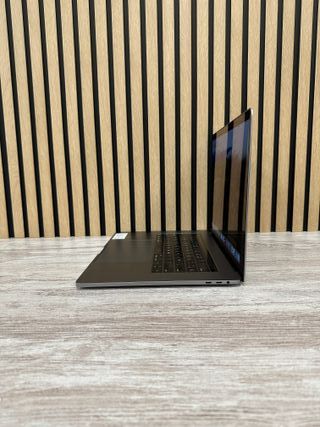 MacBook Pro 15" 2019 i7 16gb 1tb SSD