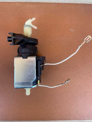 Bomba de agua para cafetera Dolce Gusto Genio.