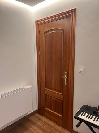 Puerta de madera interior