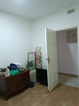 Se alquila habitacion en piso a compartir conmigo