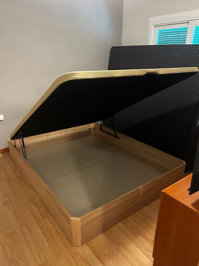 Offerta totale su set di letti e materassi in liquidazione!