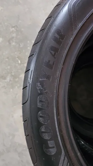 Neumáticos 275 45 21 Goodyear