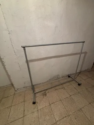 Perchero Burro Metálico desmontable con ruedas (2)