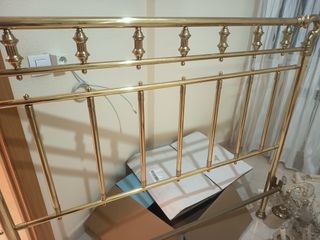 Estructura cama antigua dorada 135 cm