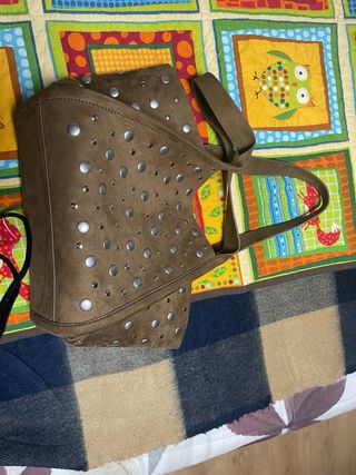 Bolso Zara tachas marrón