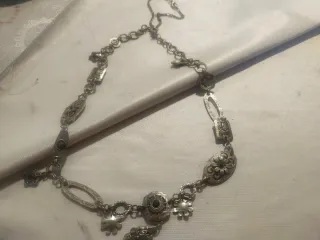 Collar antiguo plata con adornos