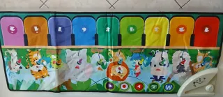 Tappeto musicale per bambini con animali