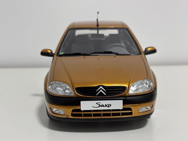 Citroën Saxo VTS Ottomobile escala 1/18