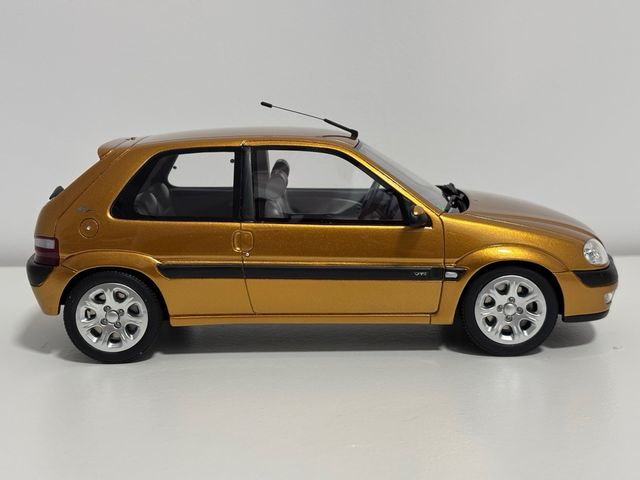 Citroën Saxo VTS Ottomobile escala 1/18